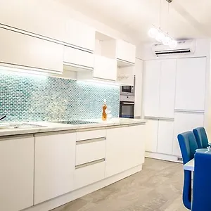 https://blue-luxury-apartment.inbudapesthotels.com